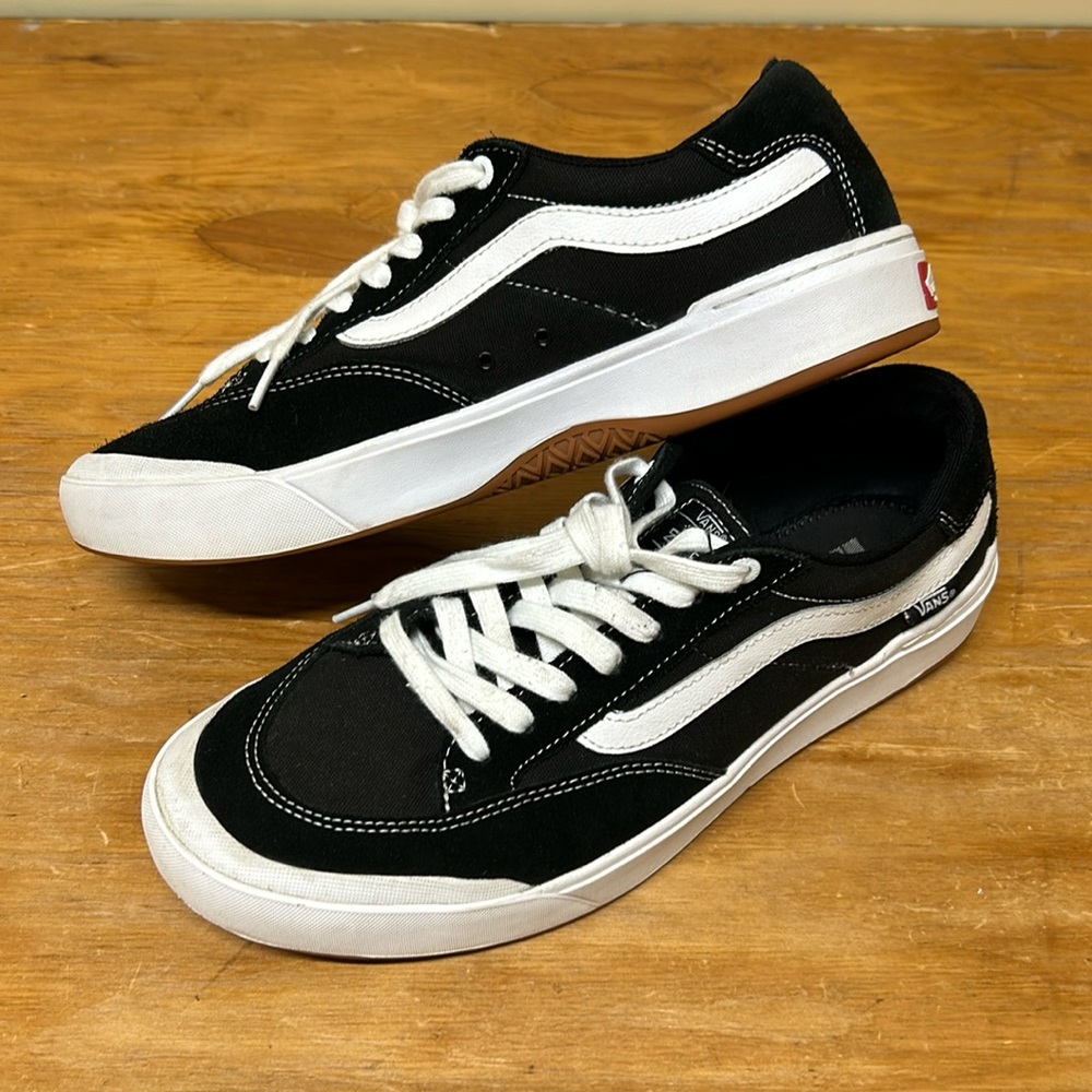 Men’s Vans Berle Pro Skate Shoes - Black & White - Very Good Used Condition